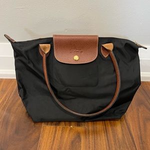 Selling excellent condition Longchamp Le Pliage